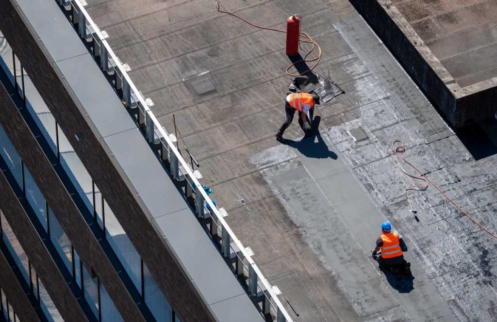 flat commercial r roof replacement
