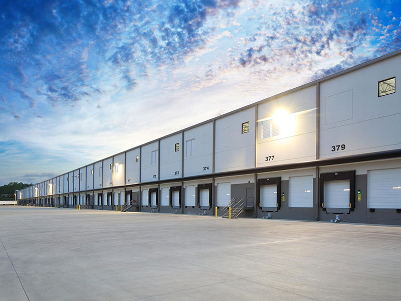 Featured image for “Warehouse Roofing Guide (Planning, Materials, & More)”